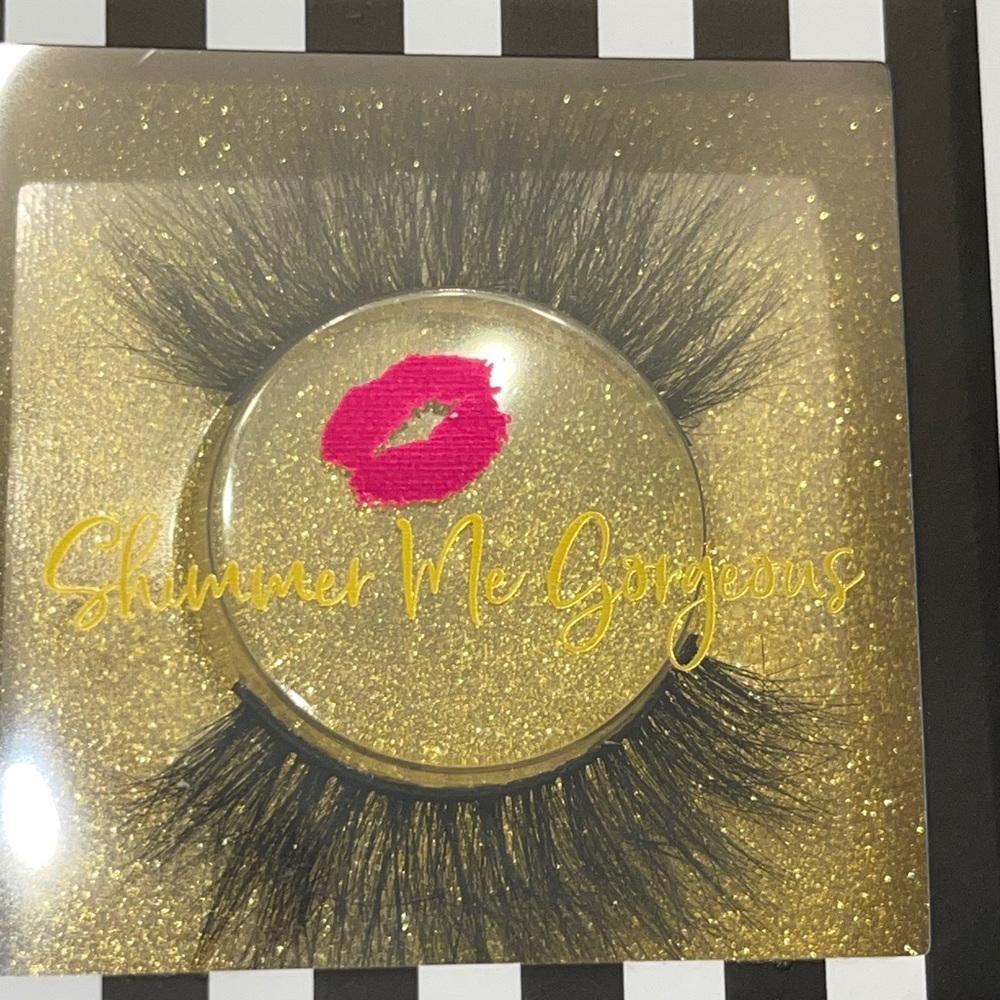 SHIMMER ME GORGEOUS Luxe Vegas Lashes In Adore